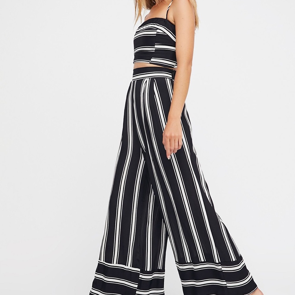 Free people outside of the lines set
